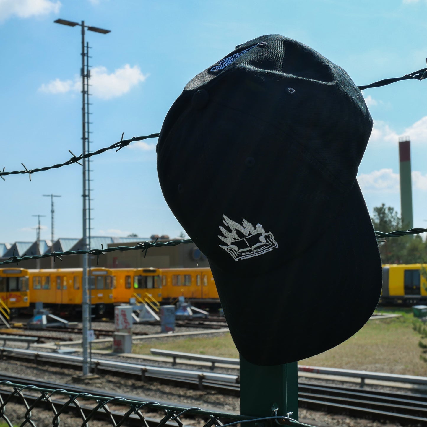 NEVER BORED UNLTD. - Doppelbesticktes Cap