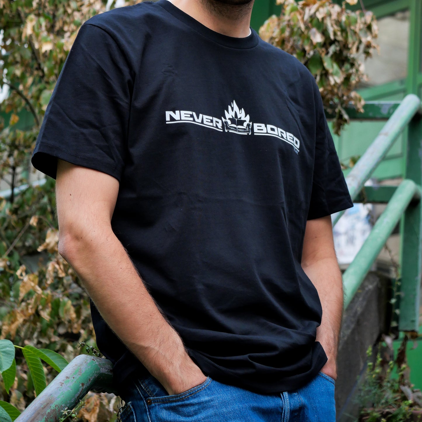 NEVER BORED UNLTD. - Basic T-Shirt